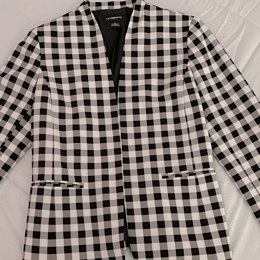 Liz Claiborne black and white size 6 blazer